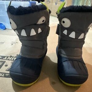 CAT & JACK
NON MARKING 
TODDLERS BOOTS 
SIZE 7